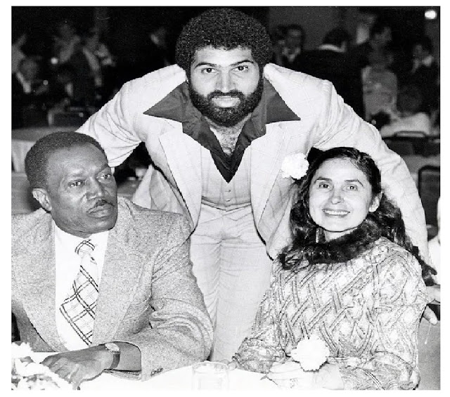 brother Franco Harris ,mom Gina and Dad Cad